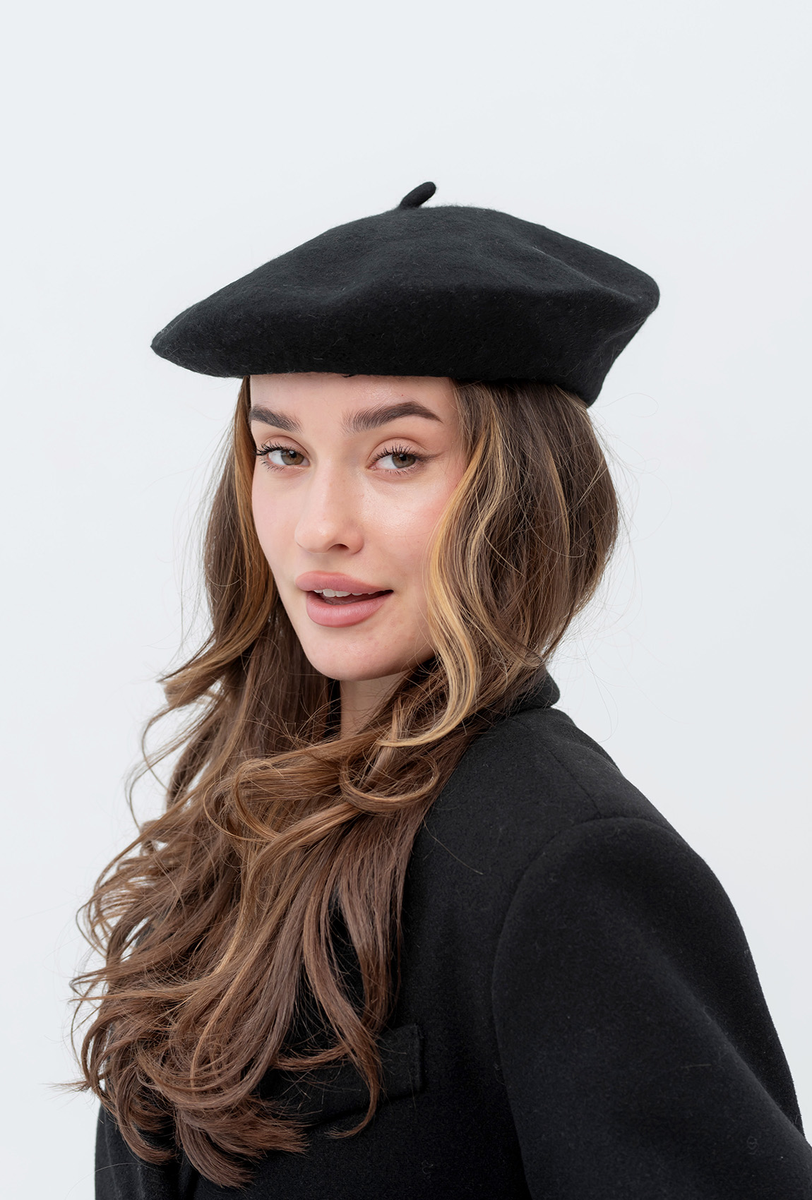 Черный берет —  813155. Maritel