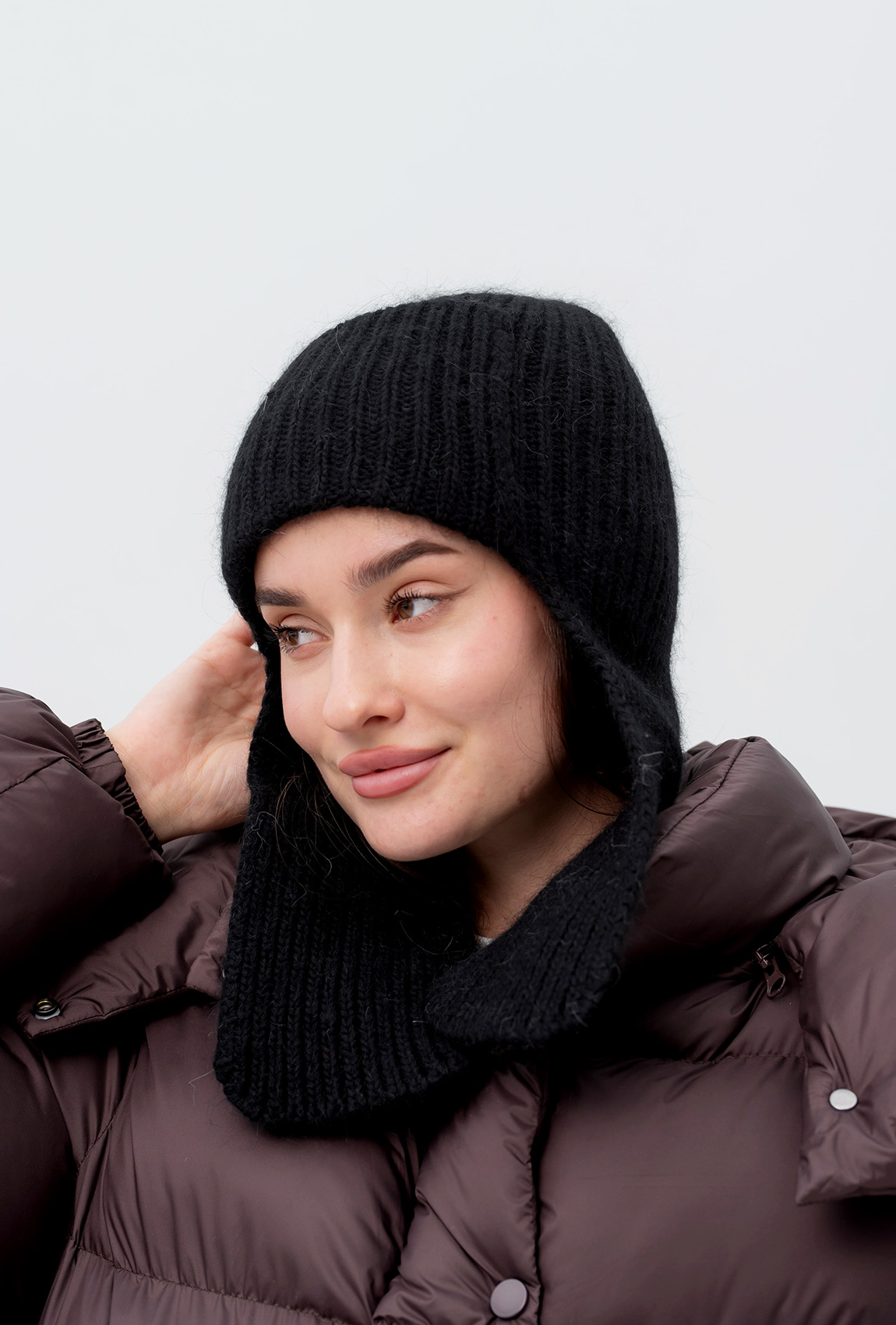 Черная шапка-ушанка —  384239. Maritel