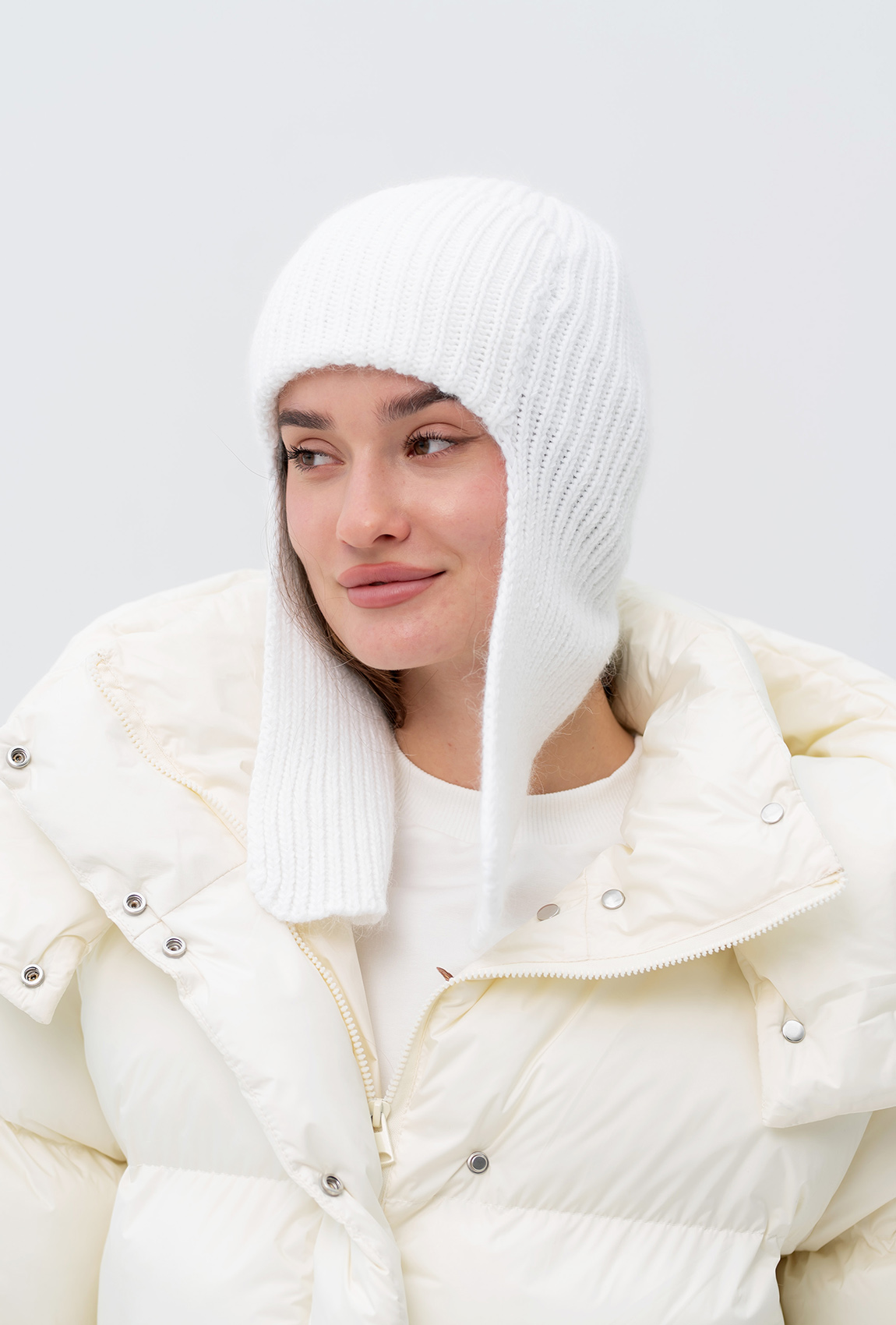Молочная шапка-ушанка —  541697. Maritel