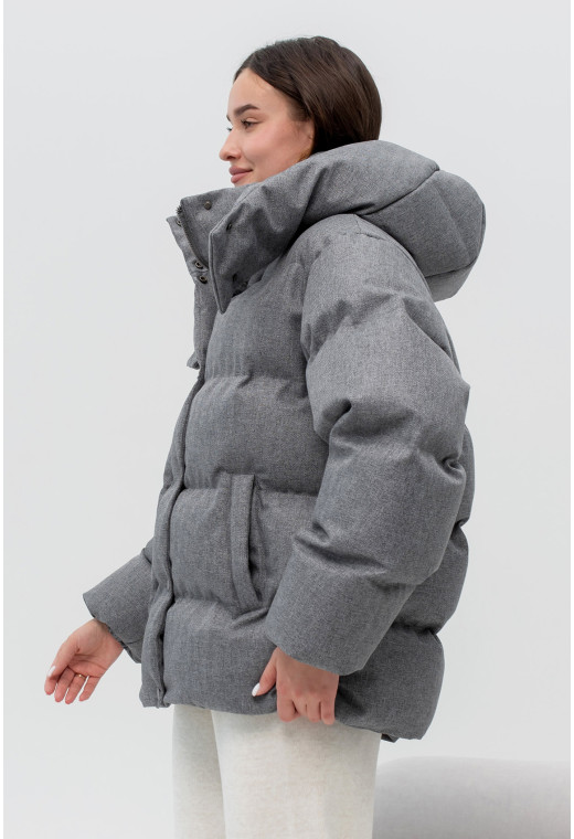 Серый зимний пуховик — 181228. Maritel. Изображенние 1 Серый зимний пуховик — 181228. Maritel. Изображенние 1