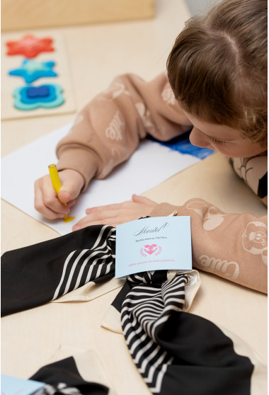 Благотворительный шелковый платок черный в молочную полоску. Maritel. Изображенние 2