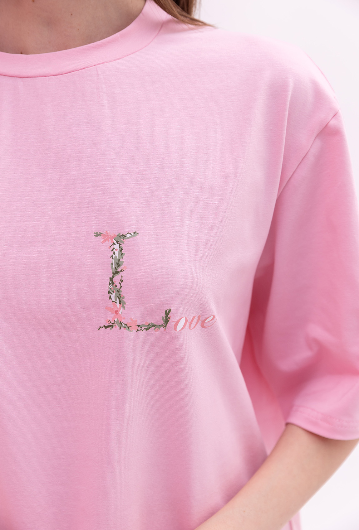 Розовая футболка Love —  857018. Maritel. Изображенние 3 Розовая футболка Love —  857018. Maritel. Изображенние 3