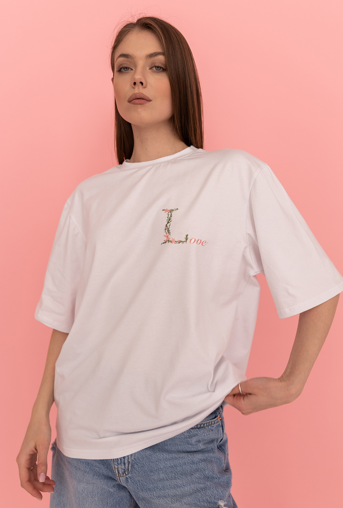 Белая футболка Love —  536679. Maritel. Изображенние 1 Белая футболка Love —  536679. Maritel. Изображенние 1