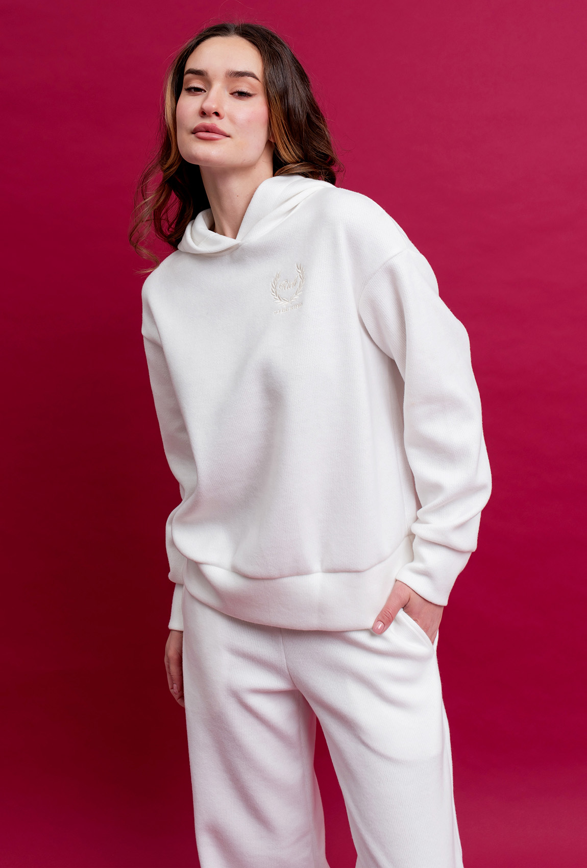 Молочный ангоровый костюм Rich to be kind —  567025. Maritel. Изображенние 2