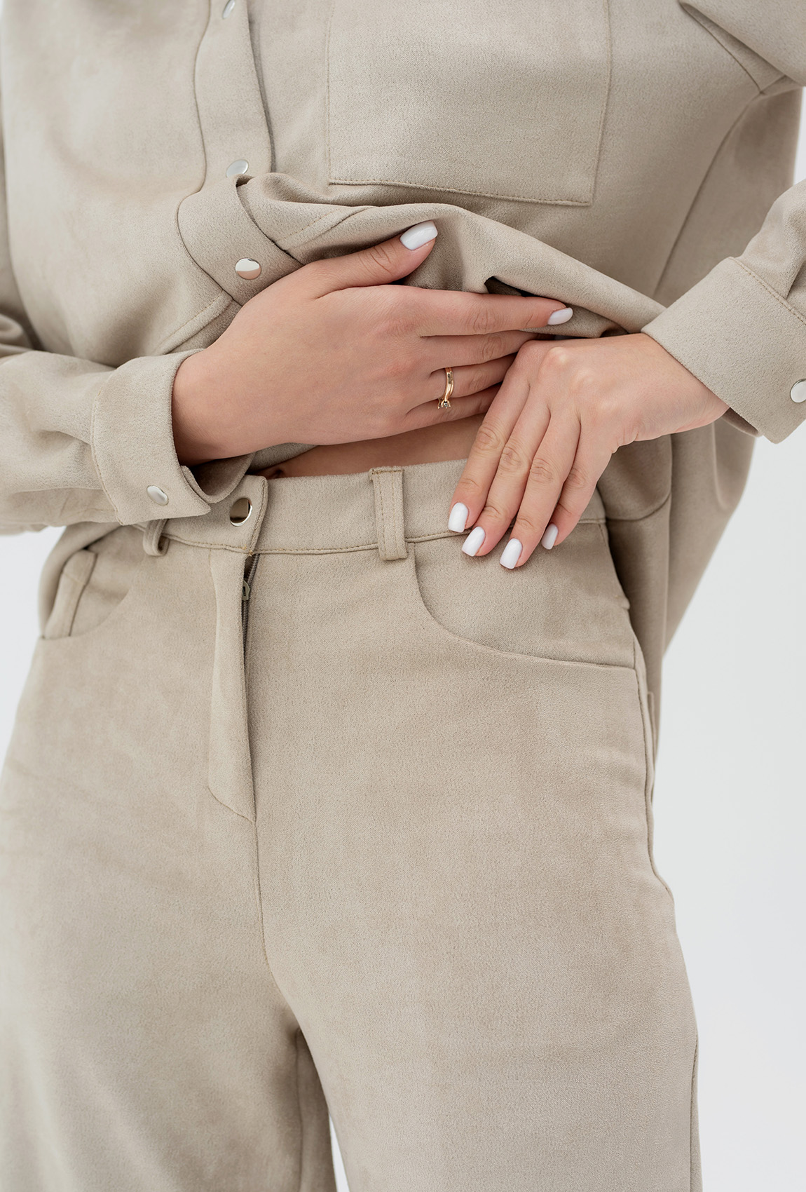 Бежевый замшевый костюм —  634431. Maritel. Изображенние 4