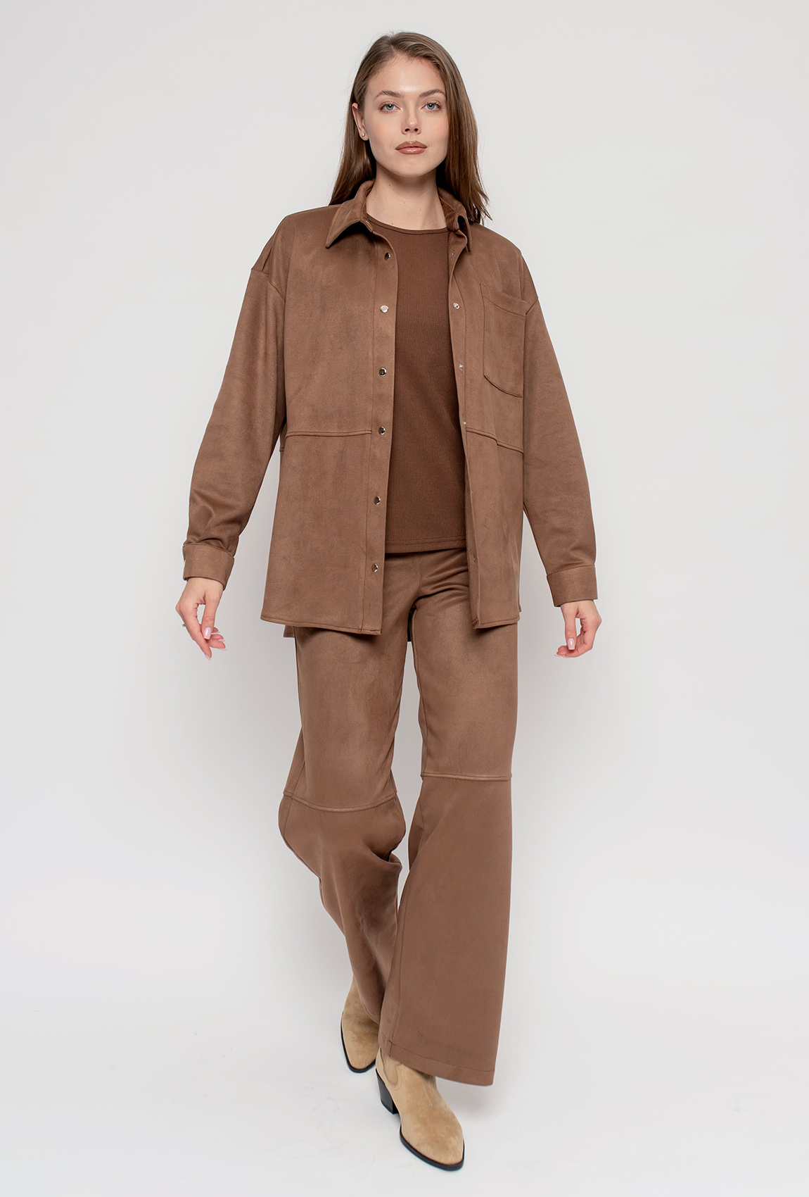 Шоколадный замшевый костюм —  962758. Maritel
