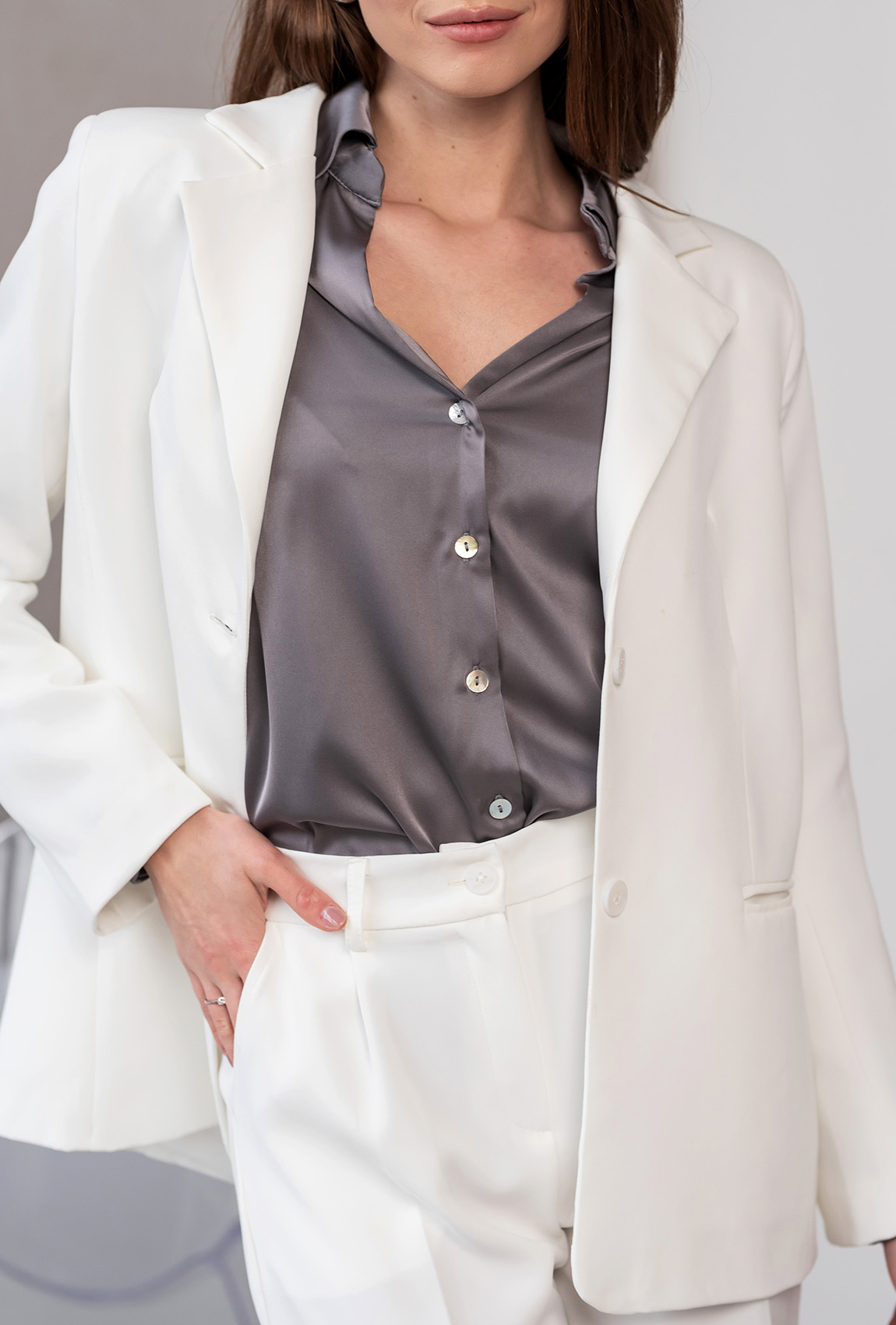 Молочний класичний костюм —  540409. Maritel. Зображення 3