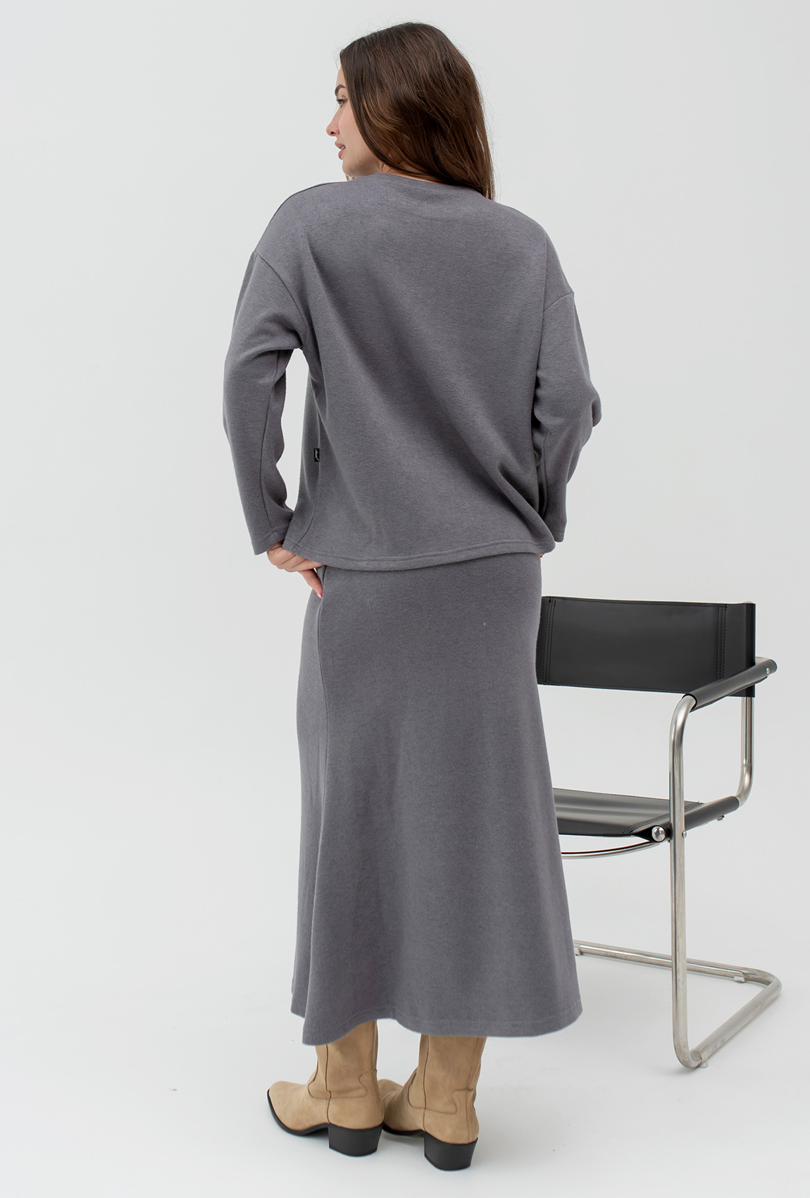 Сірий ангоровий костюм зі спідницею —  820414. Maritel. Зображення 3
