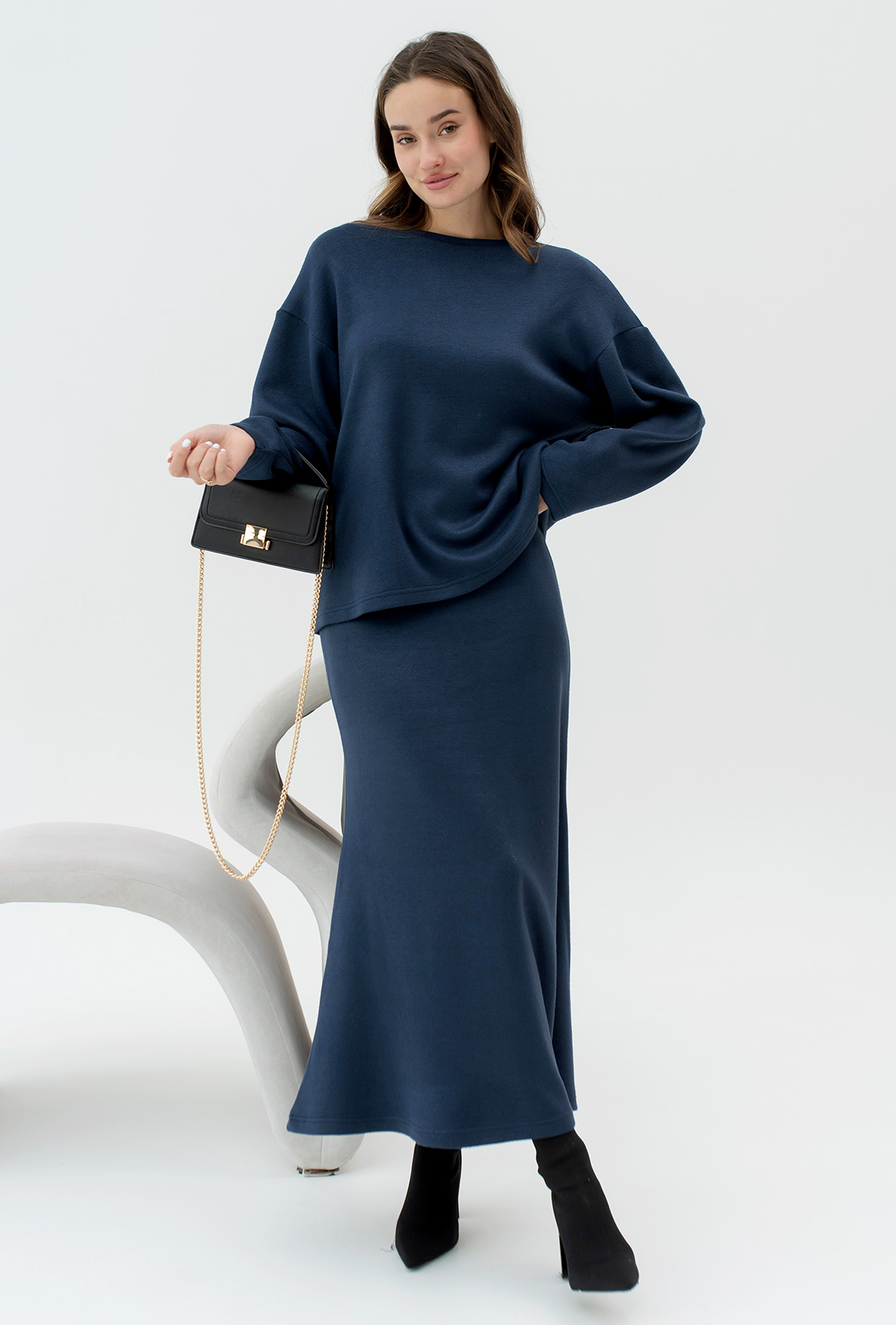 Синій ангоровий костюм зі спідницею —  374251. Maritel