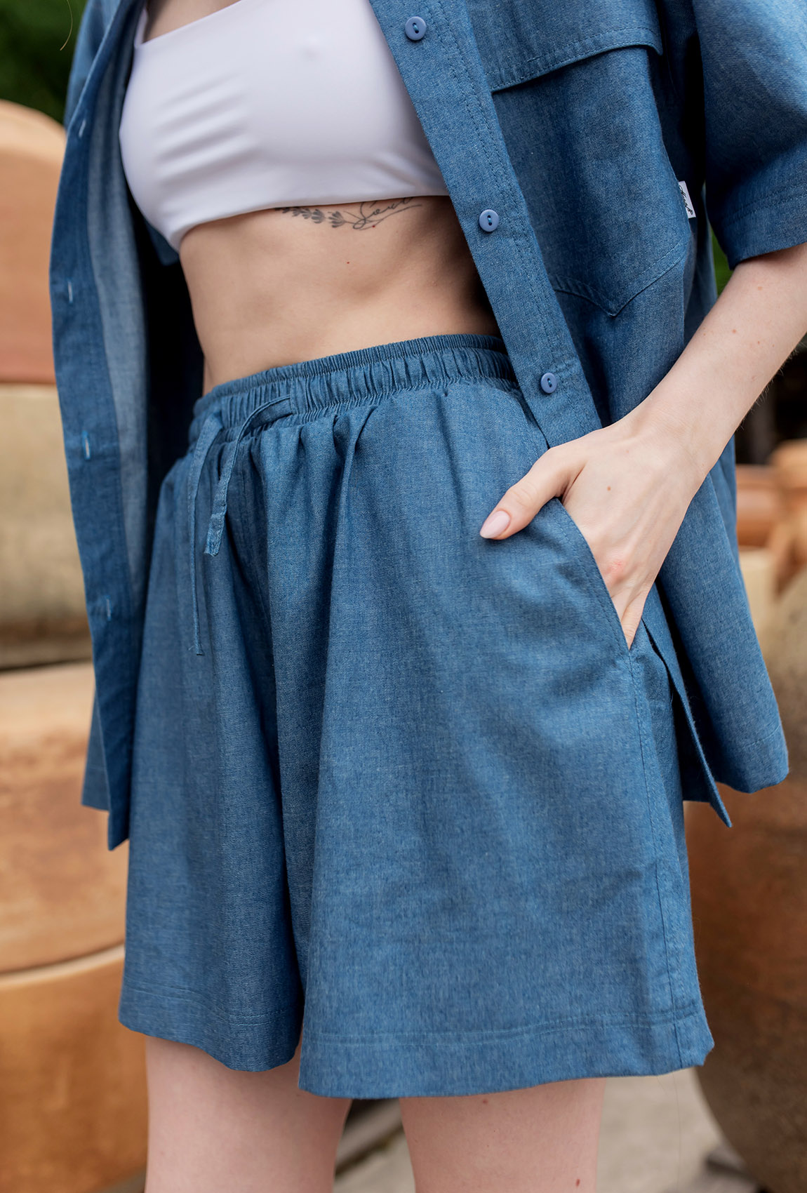 Джинсовый костюм с шортами —  189057. Maritel. Изображенние 2