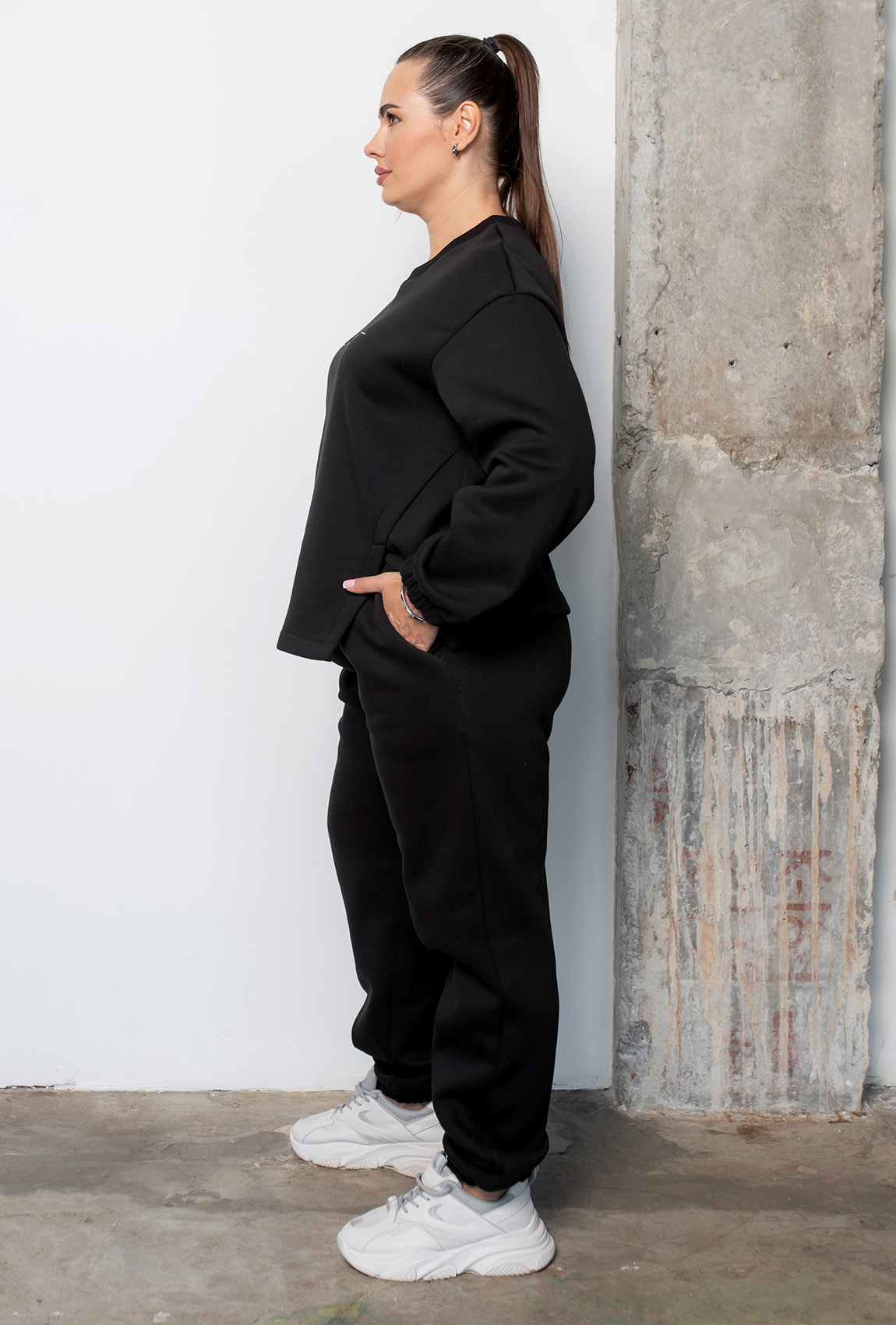 Черный костюм футер Kisses — 805452. Maritel. Изображенние 1 Черный костюм футер Kisses — 805452. Maritel. Изображенние 1