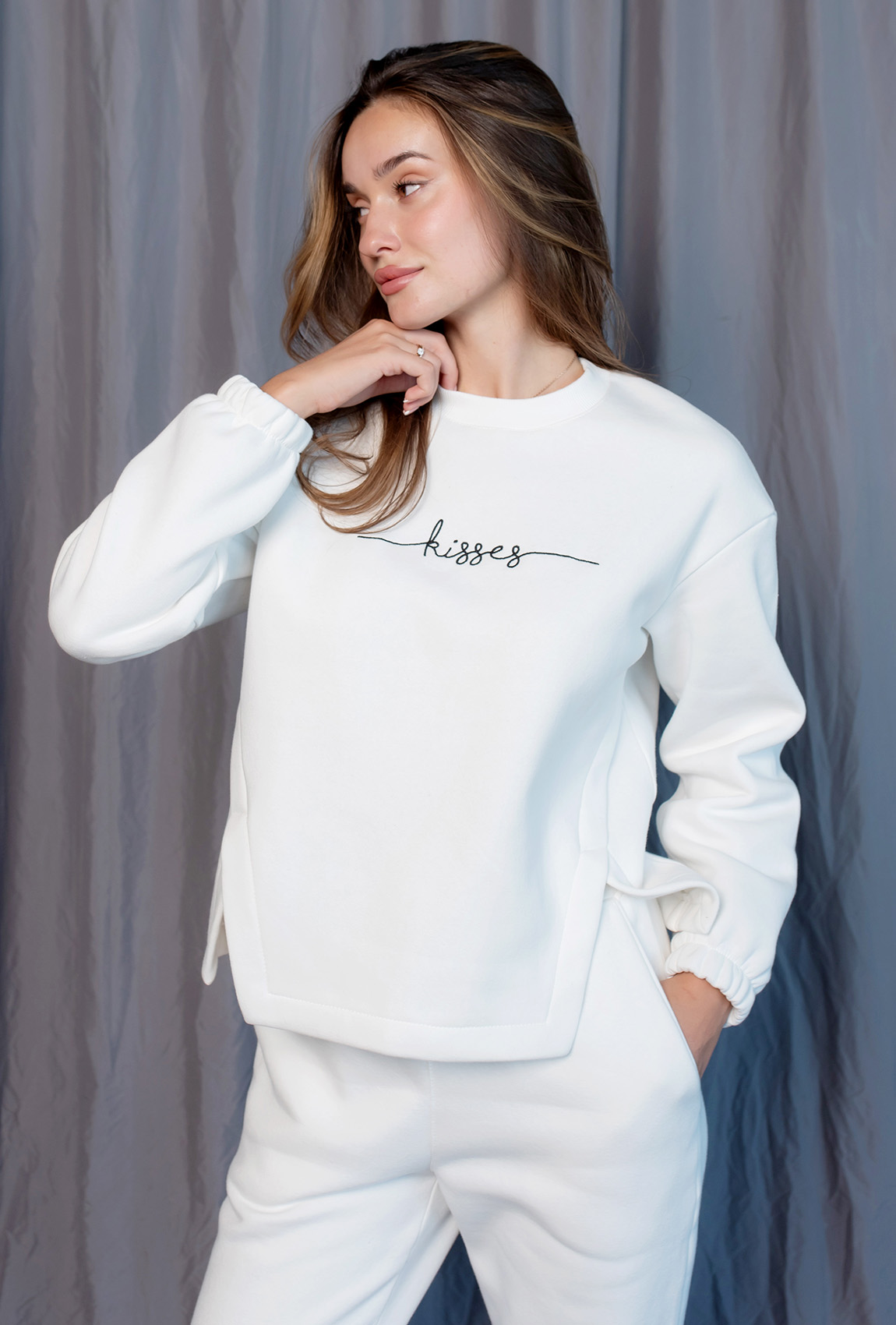 Молочний костюм футер Kisses —  579866. Maritel. Зображення 2