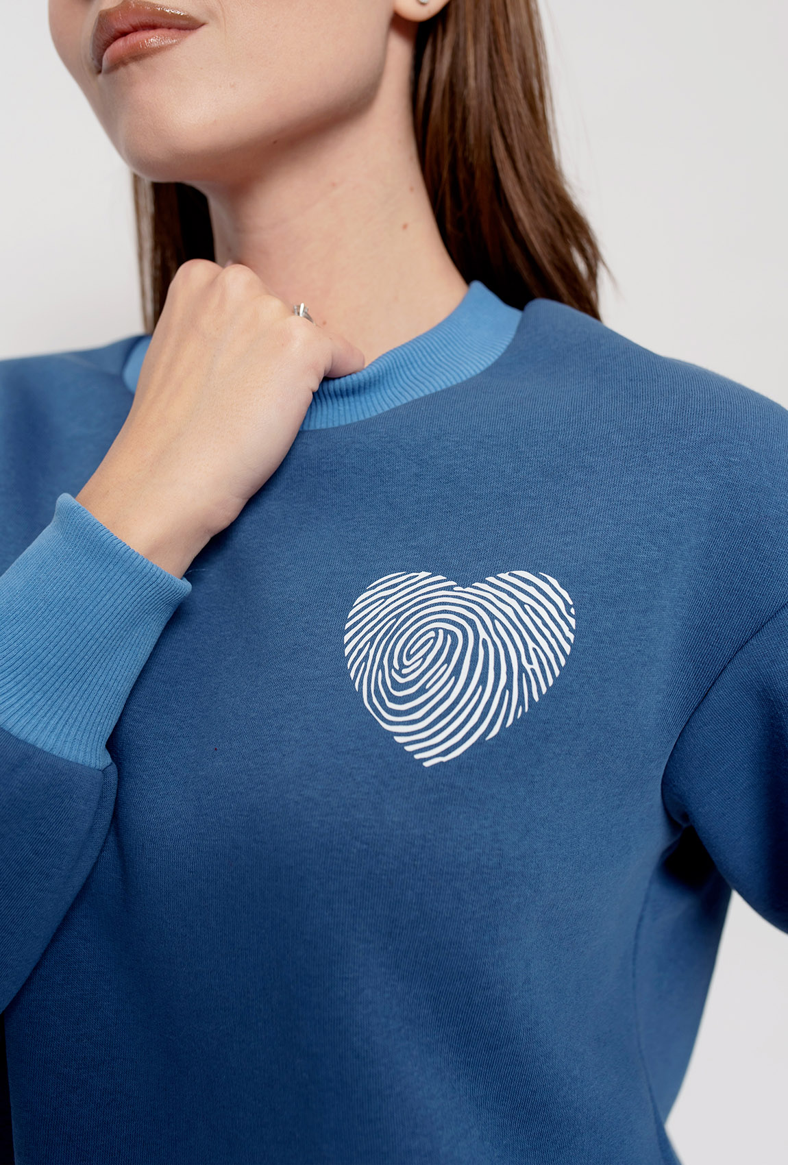 Костюм футер с сердцем цвет джинс —  581650. Maritel. Изображенние 4