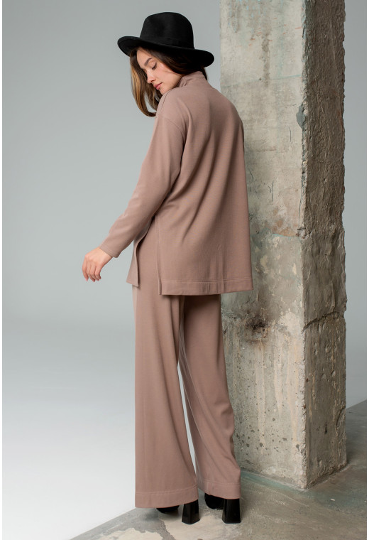 Темно-бежевый костюм комфорт new — 290517. Maritel. Изображенние 1 Темно-бежевый костюм комфорт new — 290517. Maritel. Изображенние 1
