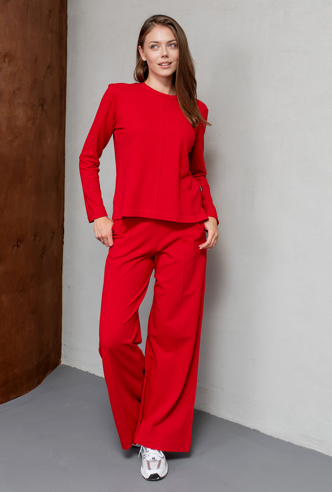 Красный костюм лакоста —  659200. Maritel