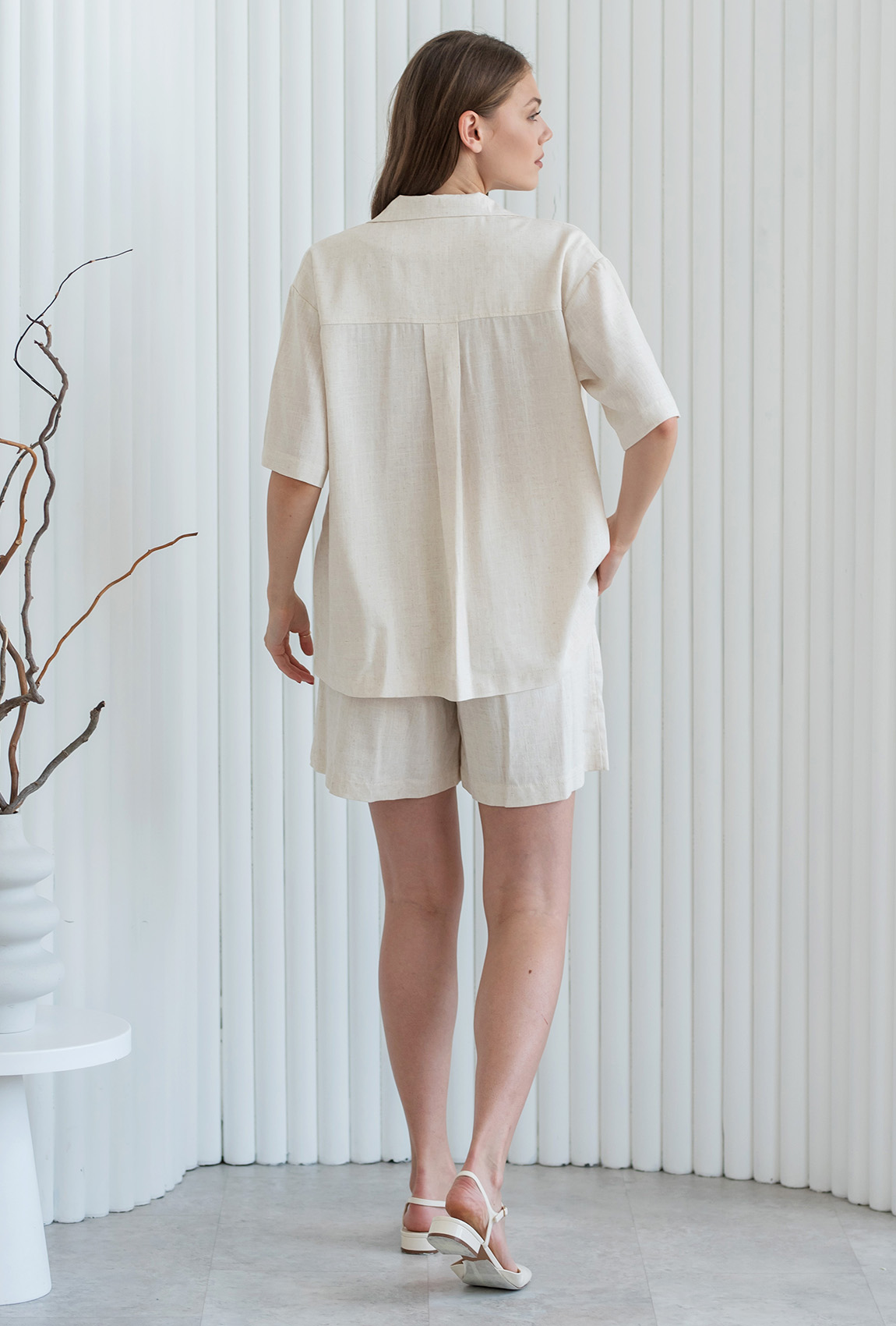 Молочний лляний костюм з шортами  —  938883. Maritel. Зображення 1