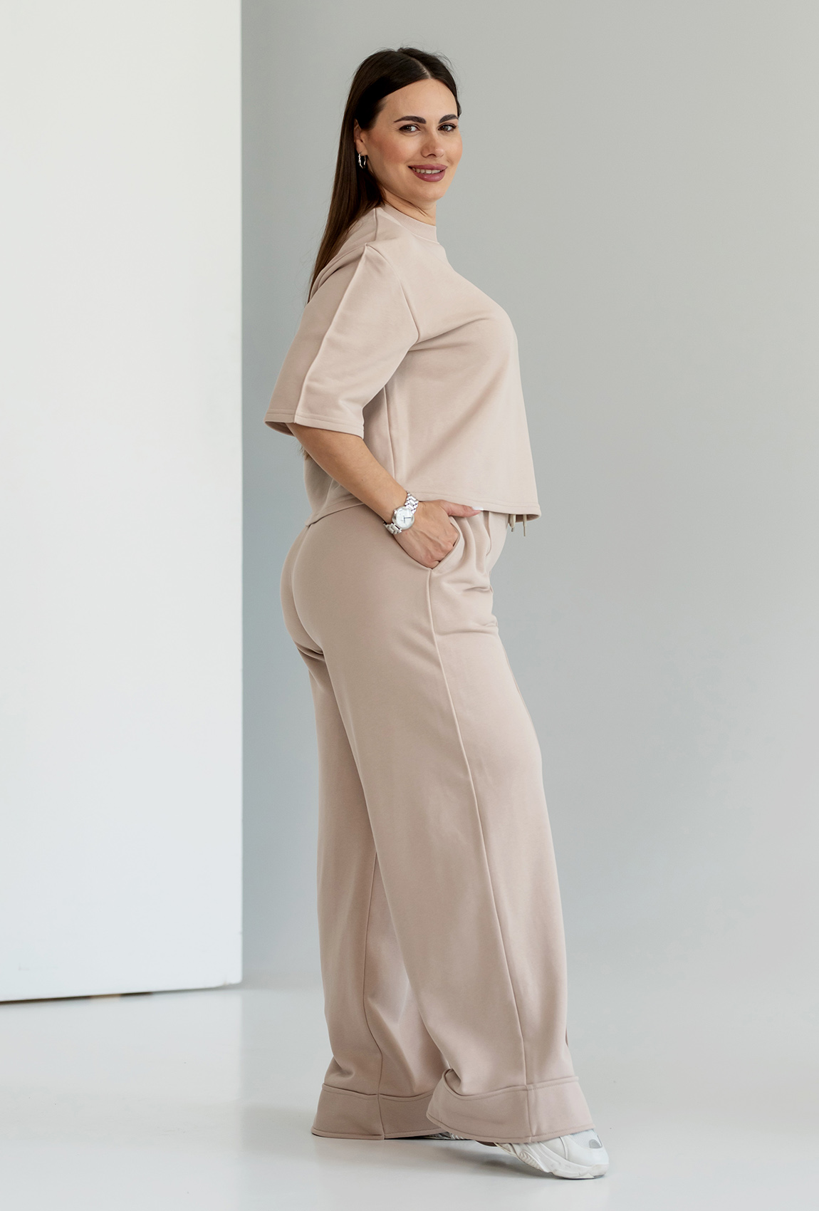 Бежевий костюм петля з футболкою —  971658. Maritel. Зображення 1