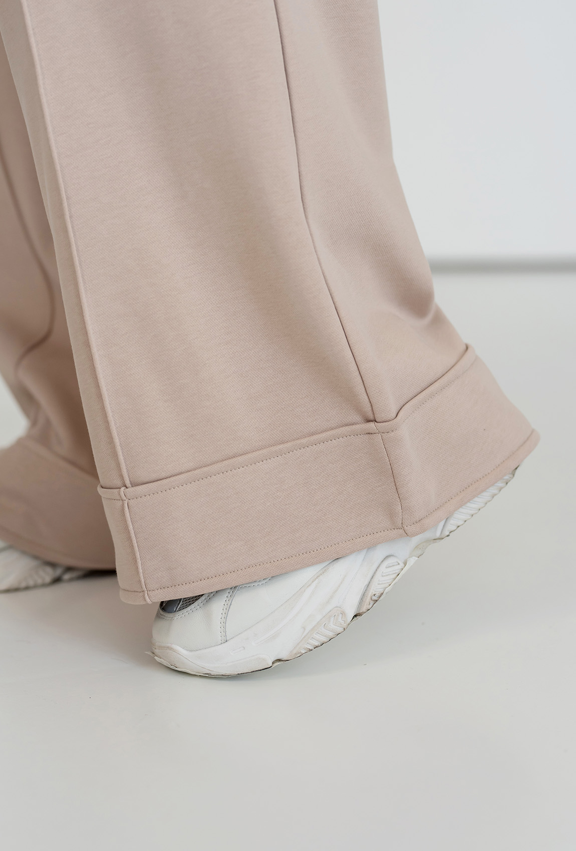 Бежевий костюм петля з футболкою —  971658. Maritel. Зображення 4