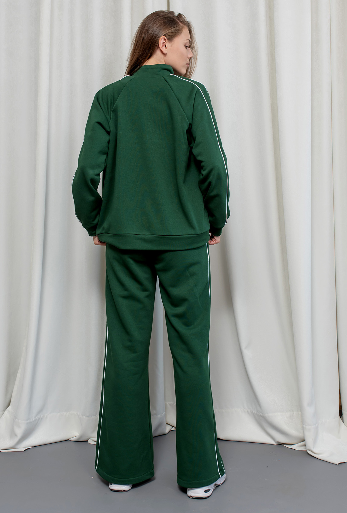 Зеленый костюм петля с кантом — 997003. Maritel. Изображенние 2 Зеленый костюм петля с кантом — 997003. Maritel. Изображенние 2