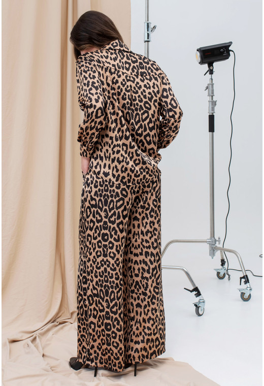 Леопардовий шовковий костюм — 345736. Maritel. Зображення 1 Леопардовий шовковий костюм — 345736. Maritel. Зображення 1