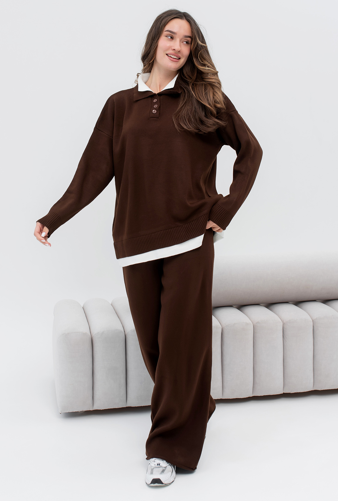 Шоколадный вязаный костюм с воротником — 201892. Maritel Шоколадный вязаный костюм с воротником — 201892. Maritel