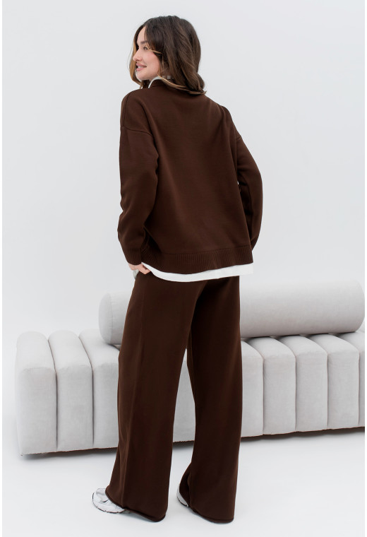 Шоколадный вязаный костюм с воротником — 201892. Maritel. Изображенние 2 Шоколадный вязаный костюм с воротником — 201892. Maritel. Изображенние 2
