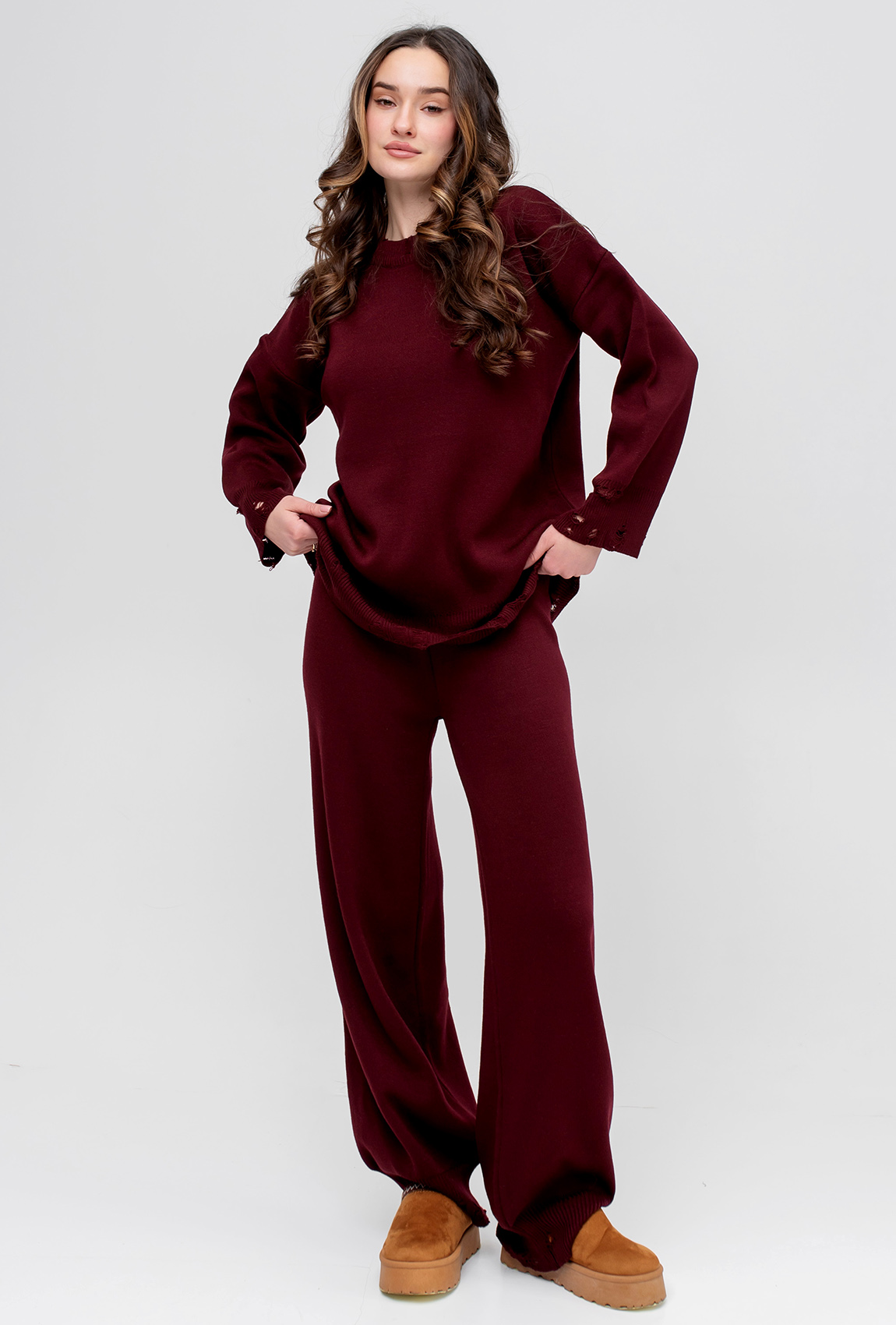  Бордовий в'язаний костюм з надрізами —  207330. Maritel