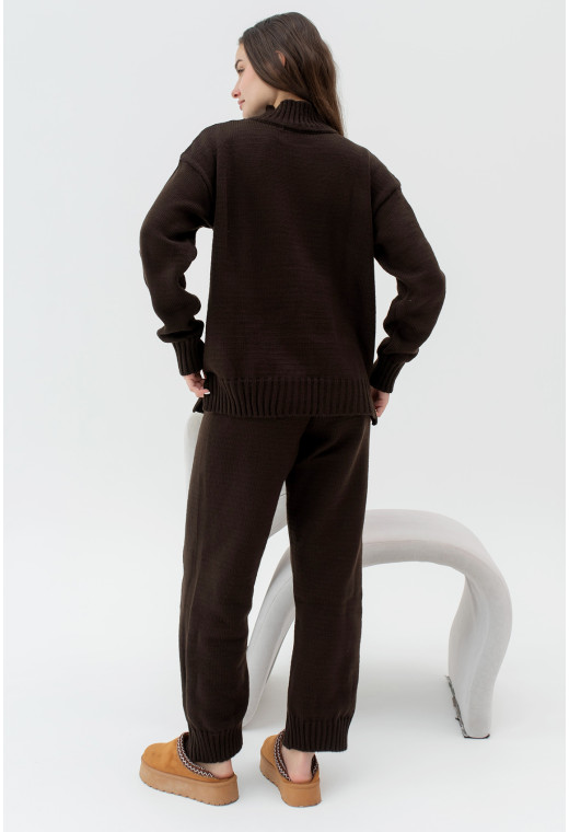 Шоколадний в'язаний костюм з розрізами — 328181. Maritel. Зображення 2 Шоколадний в'язаний костюм з розрізами — 328181. Maritel. Зображення 2