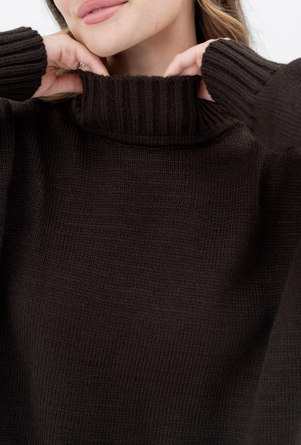 Шоколадний в'язаний костюм з розрізами — 328181. Maritel. Зображення 3 Шоколадний в'язаний костюм з розрізами — 328181. Maritel. Зображення 3