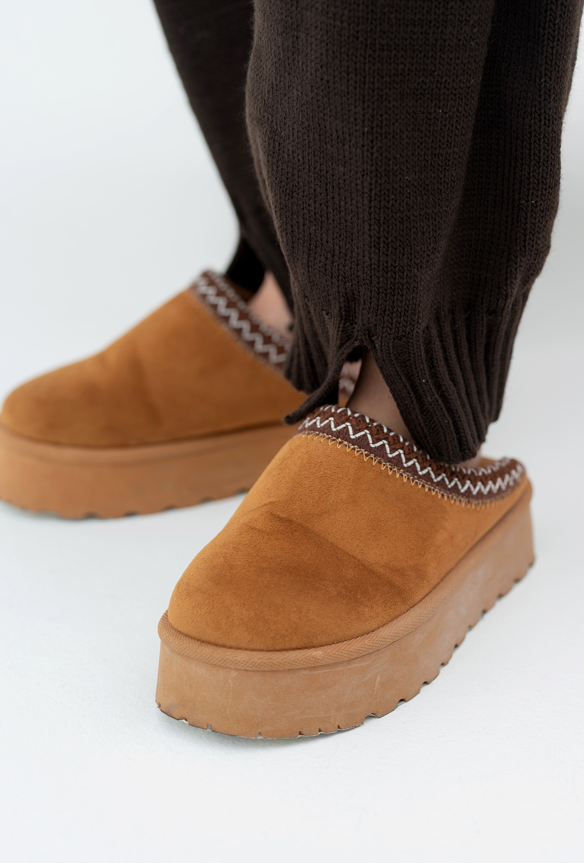 Шоколадний в'язаний костюм з розрізами — 328181. Maritel. Зображення 5 Шоколадний в'язаний костюм з розрізами — 328181. Maritel. Зображення 5