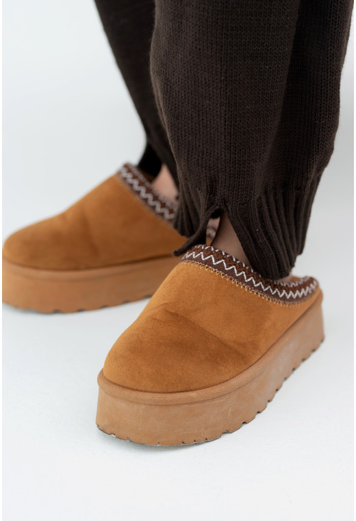 Шоколадний в'язаний костюм з розрізами — 328181. Maritel. Зображення 5 Шоколадний в'язаний костюм з розрізами — 328181. Maritel. Зображення 5