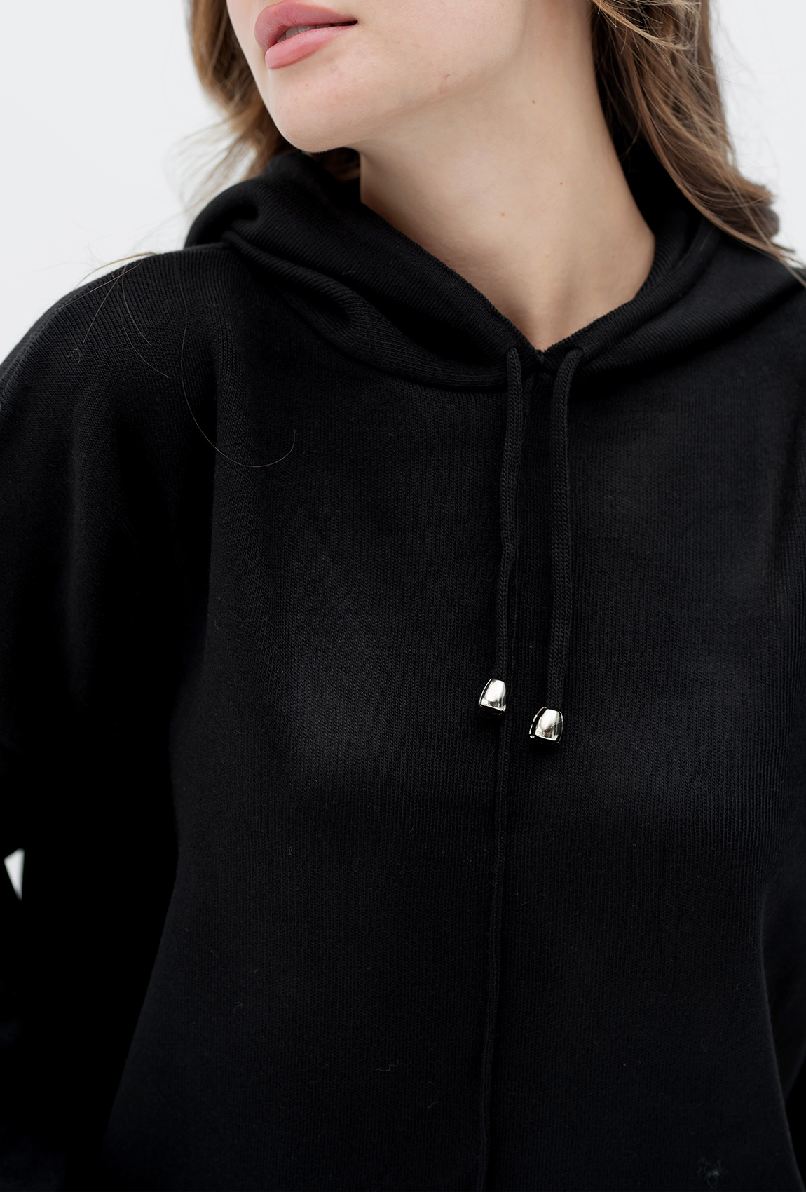 Черный костюм отстрочка с капюшоном —  780544. Maritel. Изображенние 3