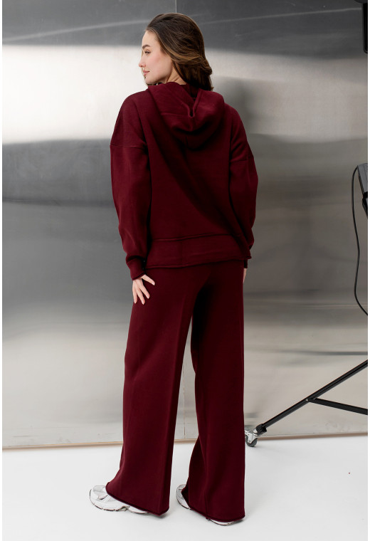 Бордовый костюм отсрочка с капюшоном — 170401. Maritel. Изображенние 2 Бордовый костюм отсрочка с капюшоном — 170401. Maritel. Изображенние 2