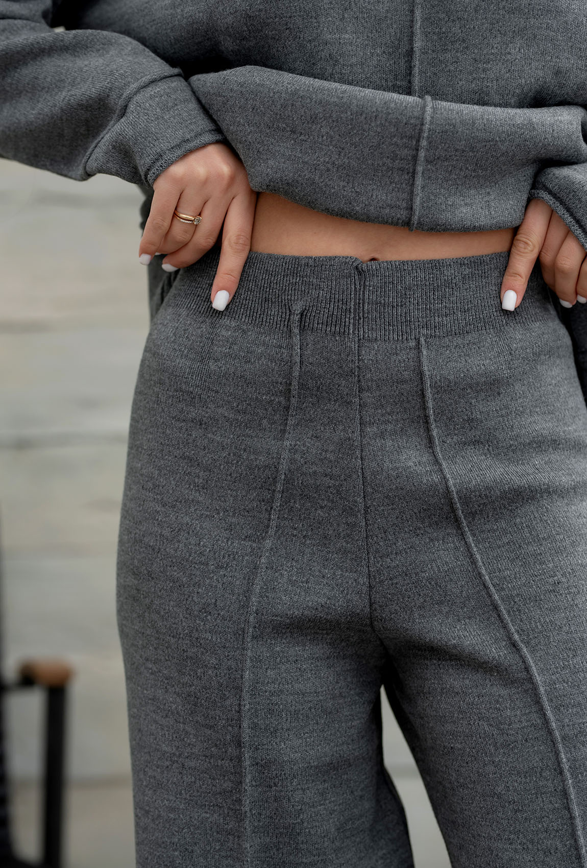 Графитовый костюм отсрочка с капюшоном — 950745. Maritel. Изображенние 4 Графитовый костюм отсрочка с капюшоном — 950745. Maritel. Изображенние 4