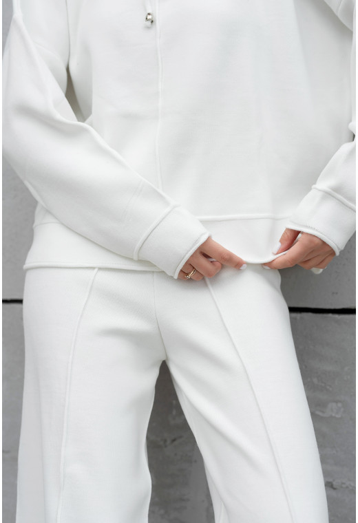 Молочный костюм отстрочка с капюшоном — 687846. Maritel. Изображенние 4 Молочный костюм отстрочка с капюшоном — 687846. Maritel. Изображенние 4