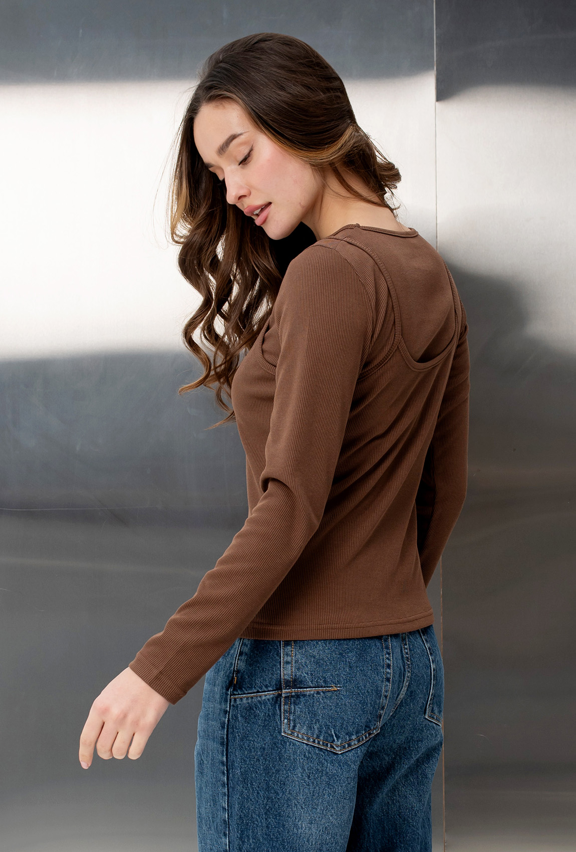 Шоколадний лонгслів-майка в рубчик —  224838. Maritel. Зображення 1