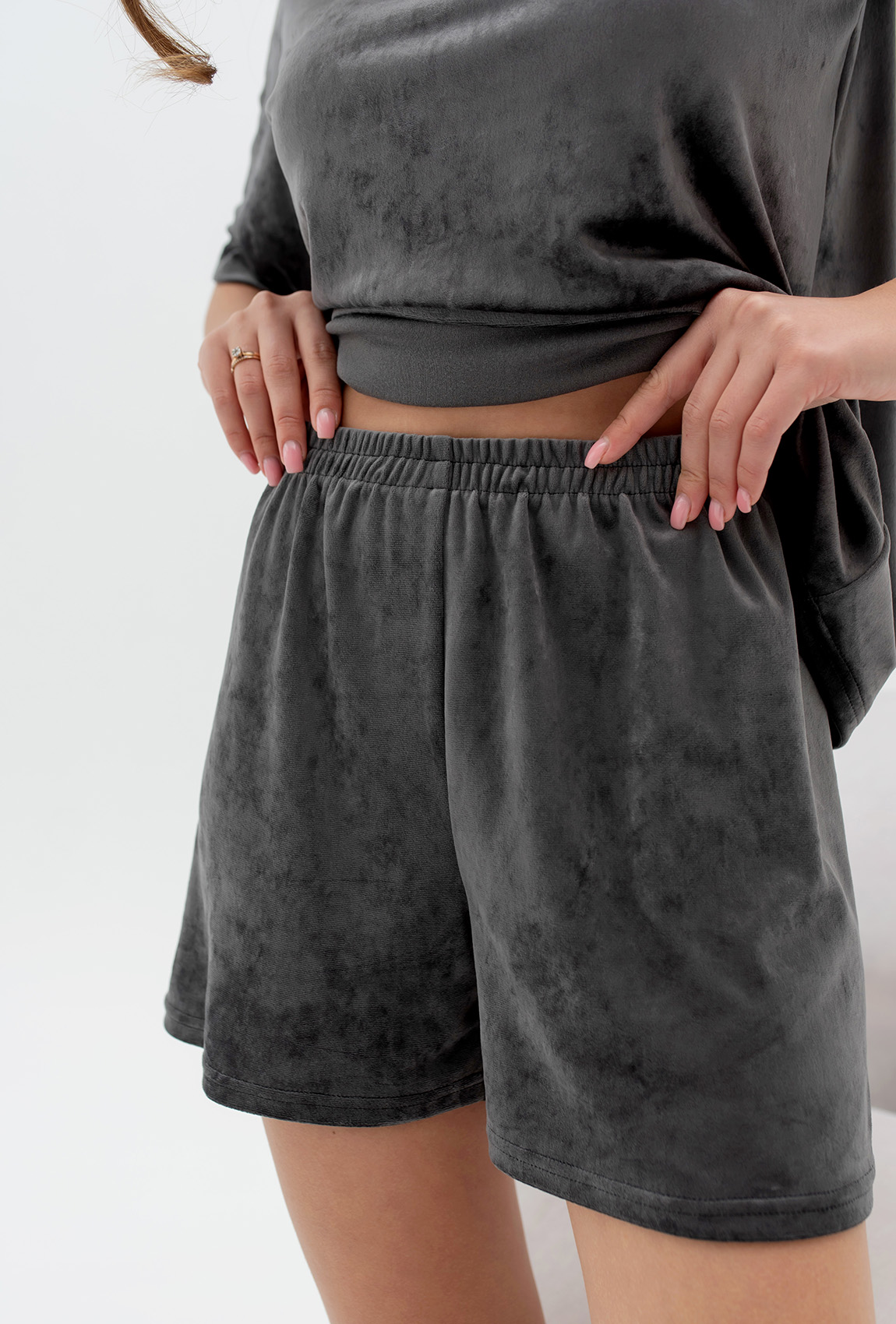 Графитовая пижама бант с шортами — 193453. Maritel. Изображенние 5 Графитовая пижама бант с шортами — 193453. Maritel. Изображенние 5