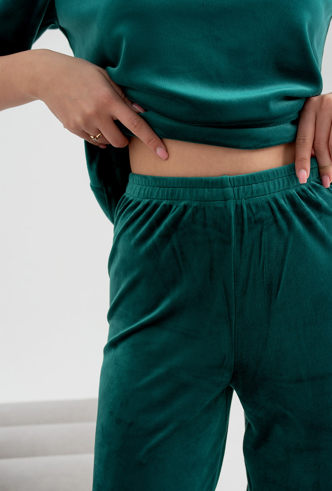 Изумрудная пижама бант со штанами — 277232. Maritel. Изображенние 4 Изумрудная пижама бант со штанами — 277232. Maritel. Изображенние 4