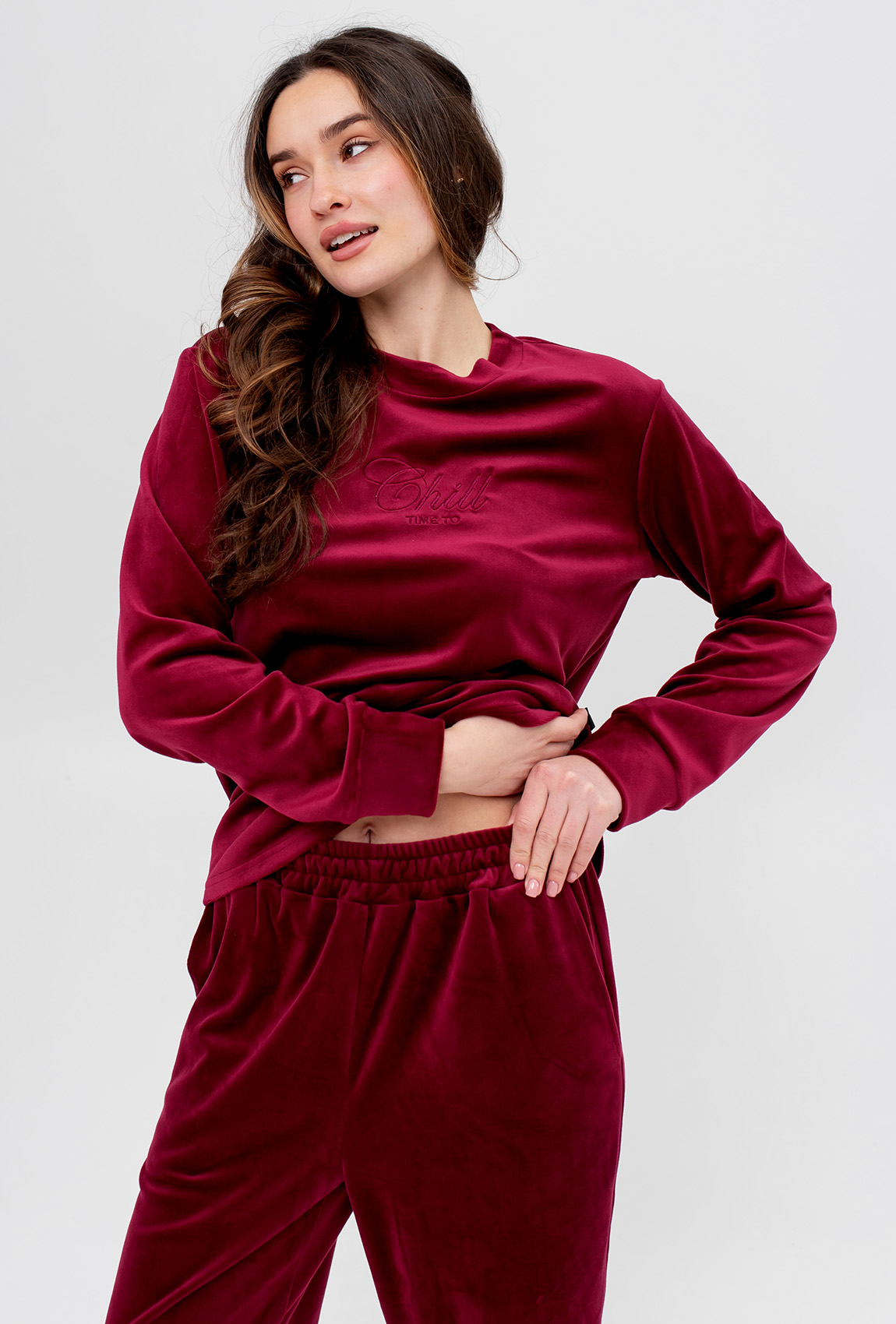 Бордовая велюровая пижама Chill time —  641266. Maritel. Изображенние 2
