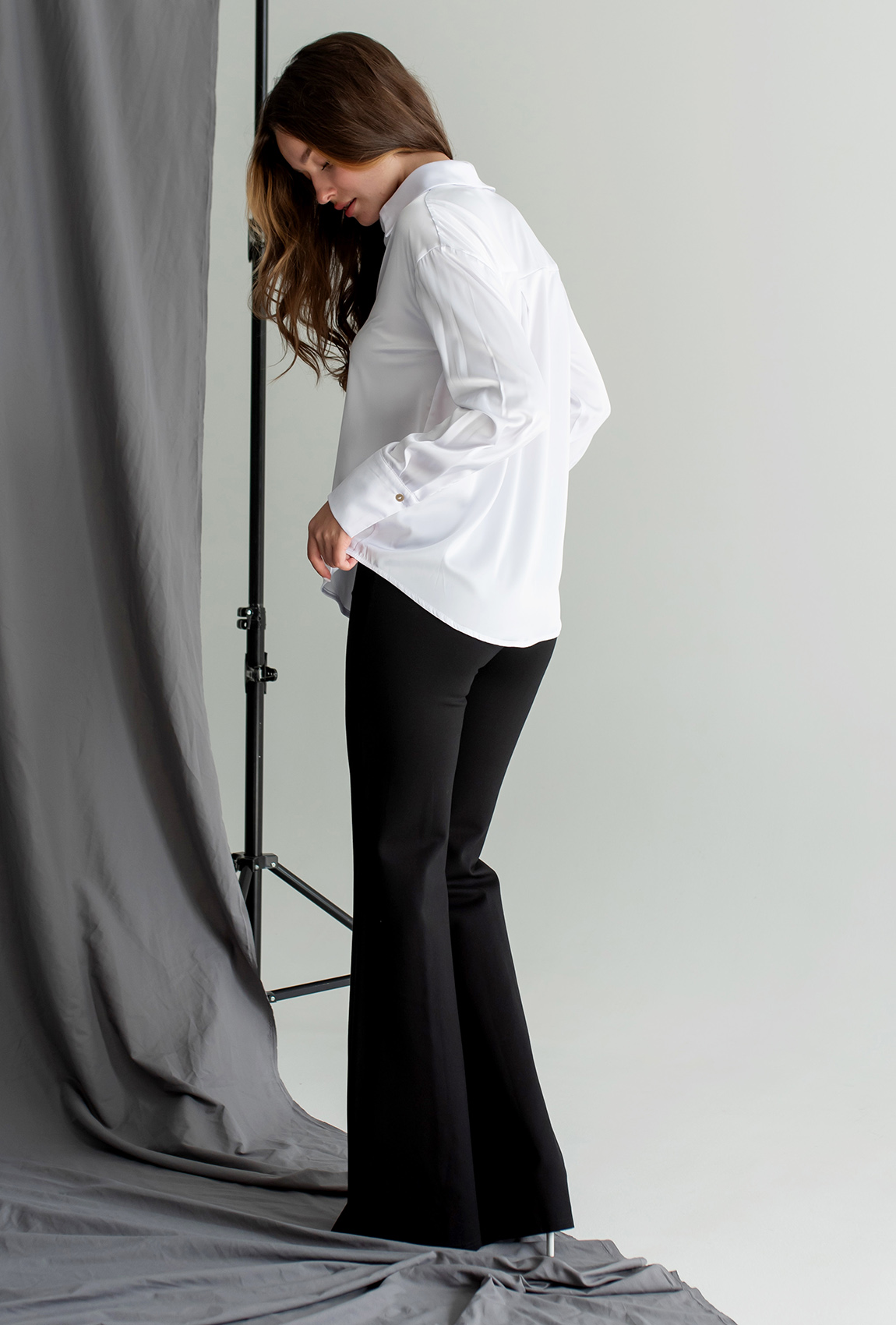 Чорні штани кльош з начосом —  828591. Maritel. Зображення 2