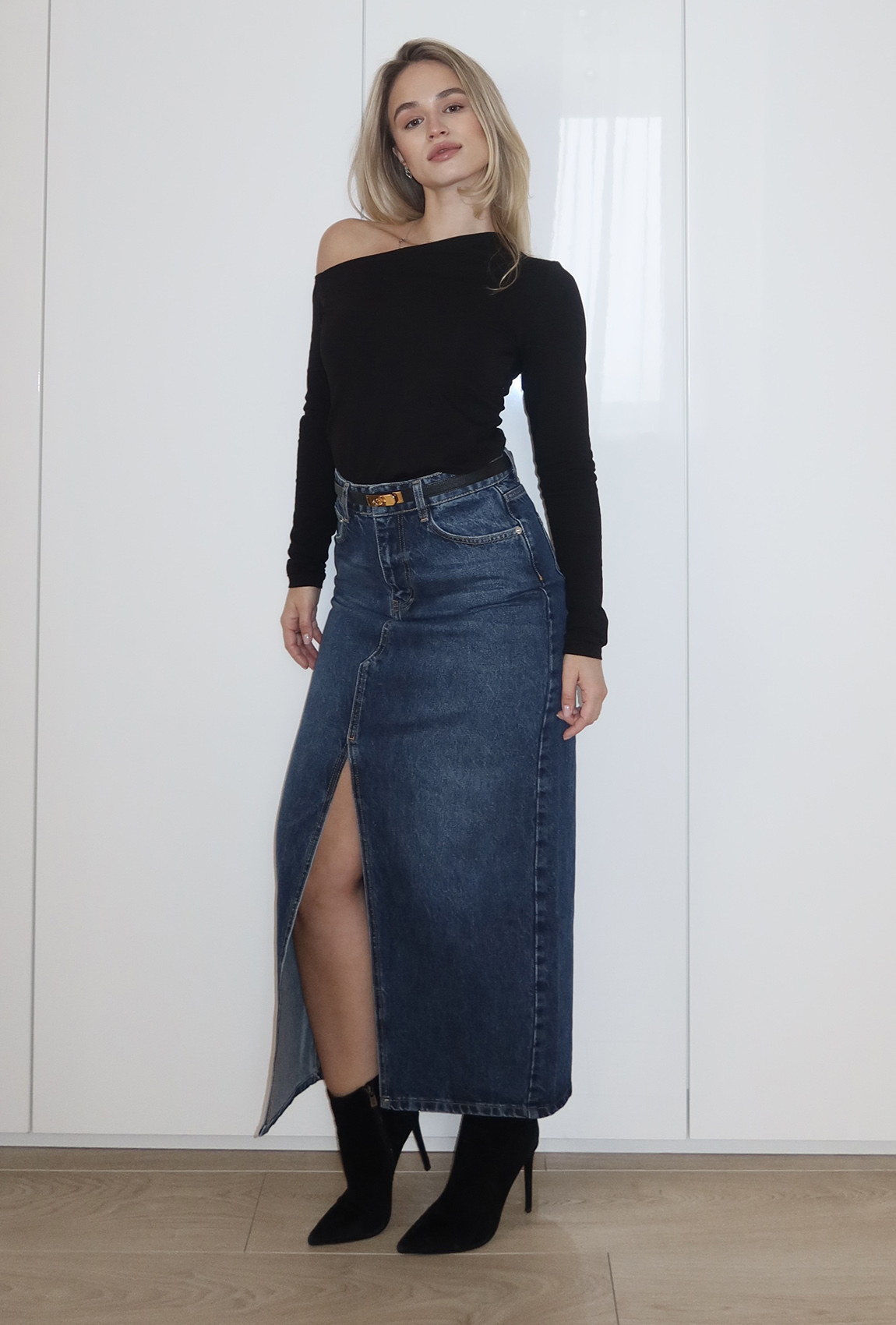 Синяя джинсовая юбка с разрезом. Maritel. Изображенние 1