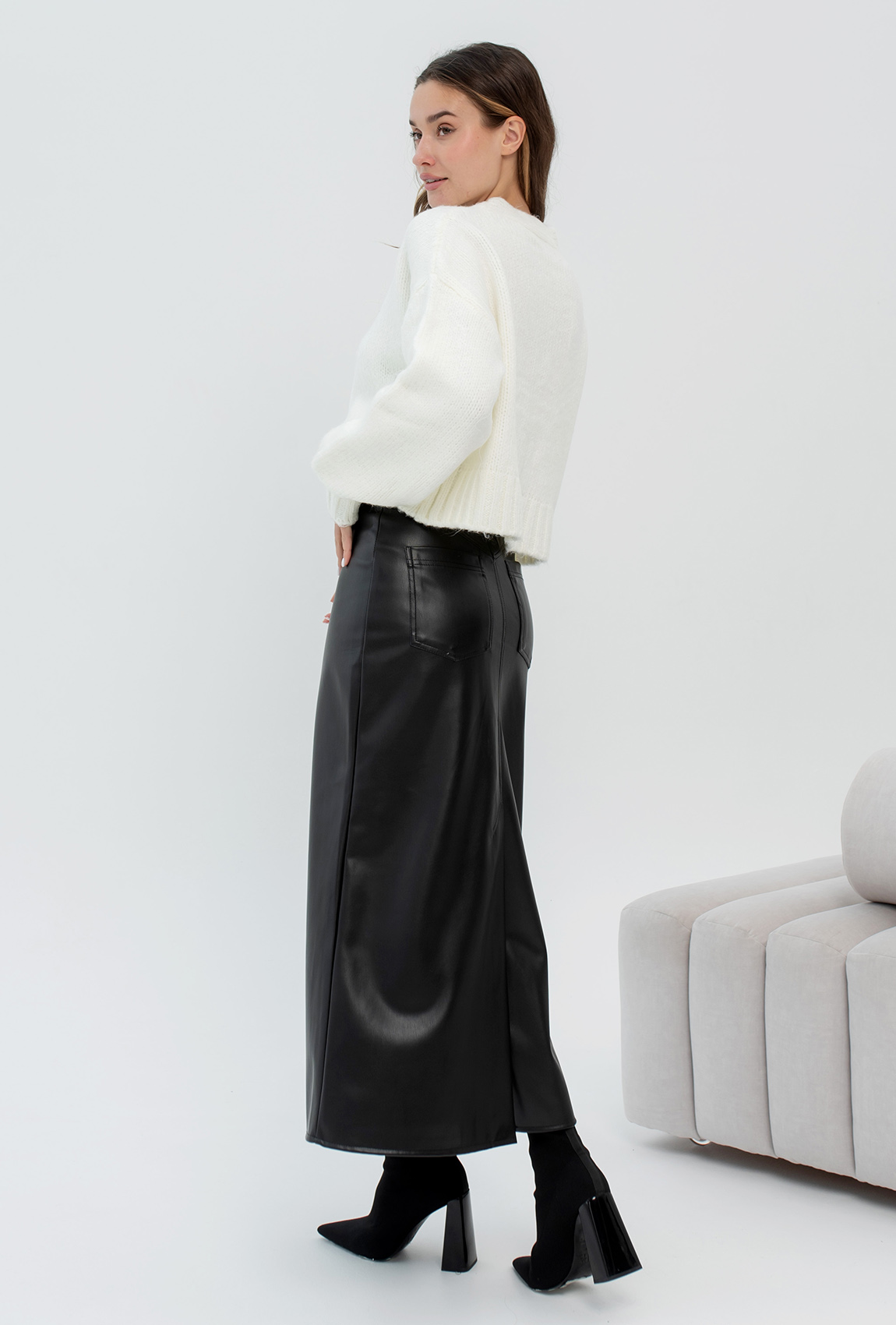 Черная юбка миди с эко-кожи —  236473. Maritel. Изображенние 1