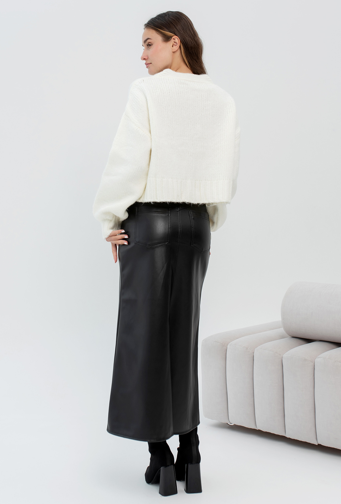 Черная юбка миди с эко-кожи —  236473. Maritel. Изображенние 2