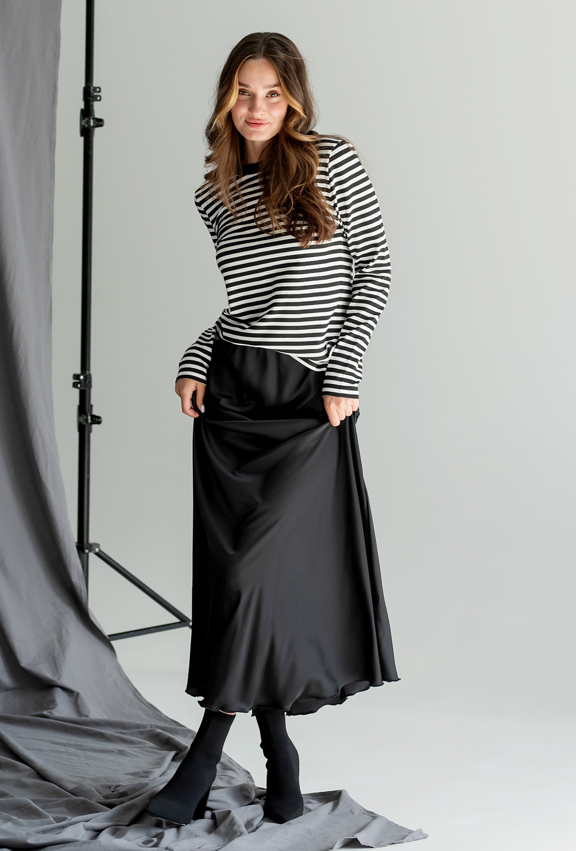 Чорна спідниця шовк максі —  904644. Maritel