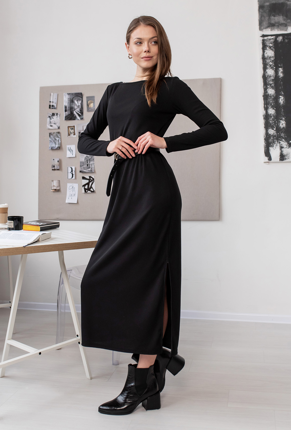 Чорна сукня в рубчик з довгим рукавом  —  395600. Maritel. Зображення 1 Чорна сукня в рубчик з довгим рукавом  —  395600. Maritel. Зображення 1