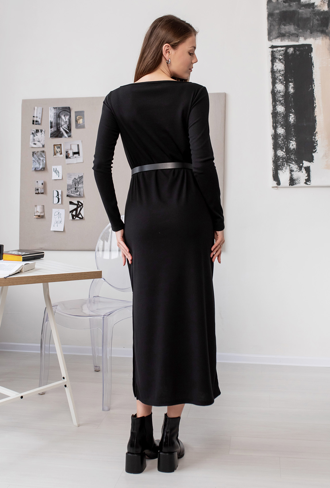 Чорна сукня в рубчик з довгим рукавом  —  395600. Maritel. Зображення 2 Чорна сукня в рубчик з довгим рукавом  —  395600. Maritel. Зображення 2