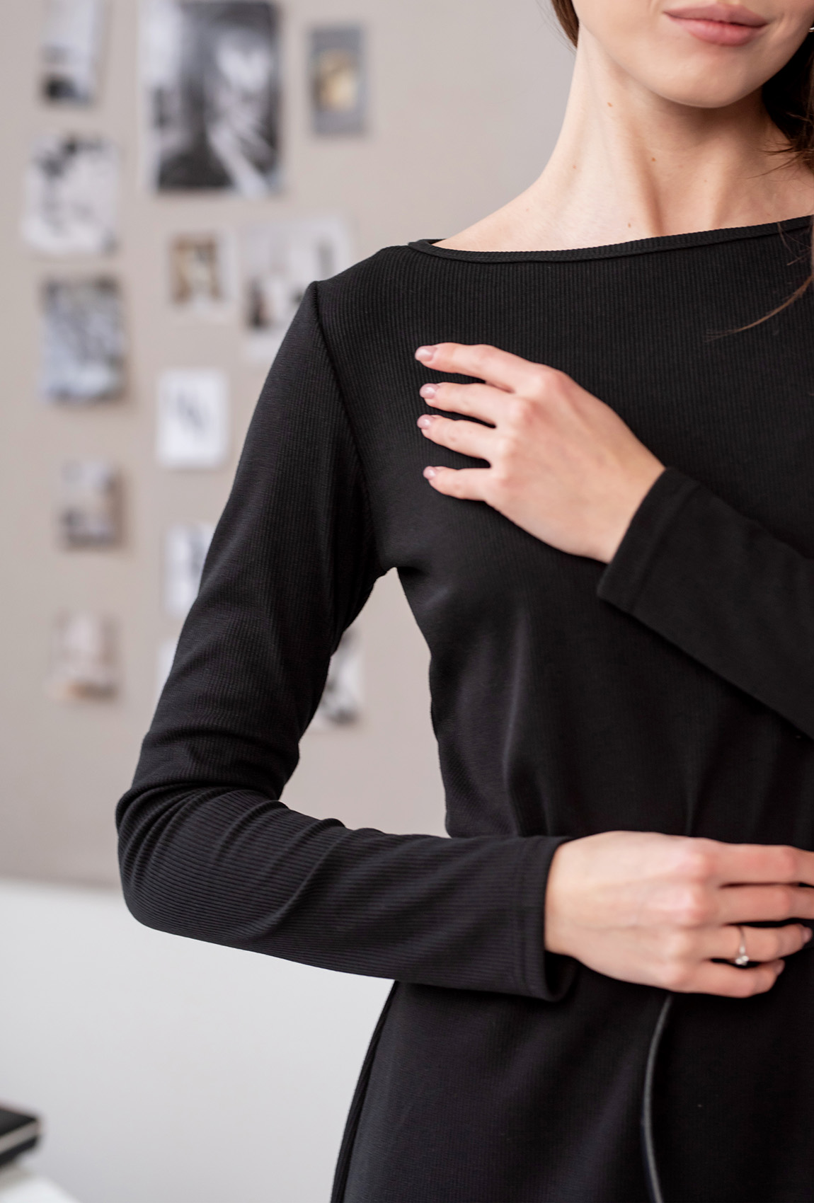 Чорна сукня в рубчик з довгим рукавом  —  395600. Maritel. Зображення 3 Чорна сукня в рубчик з довгим рукавом  —  395600. Maritel. Зображення 3