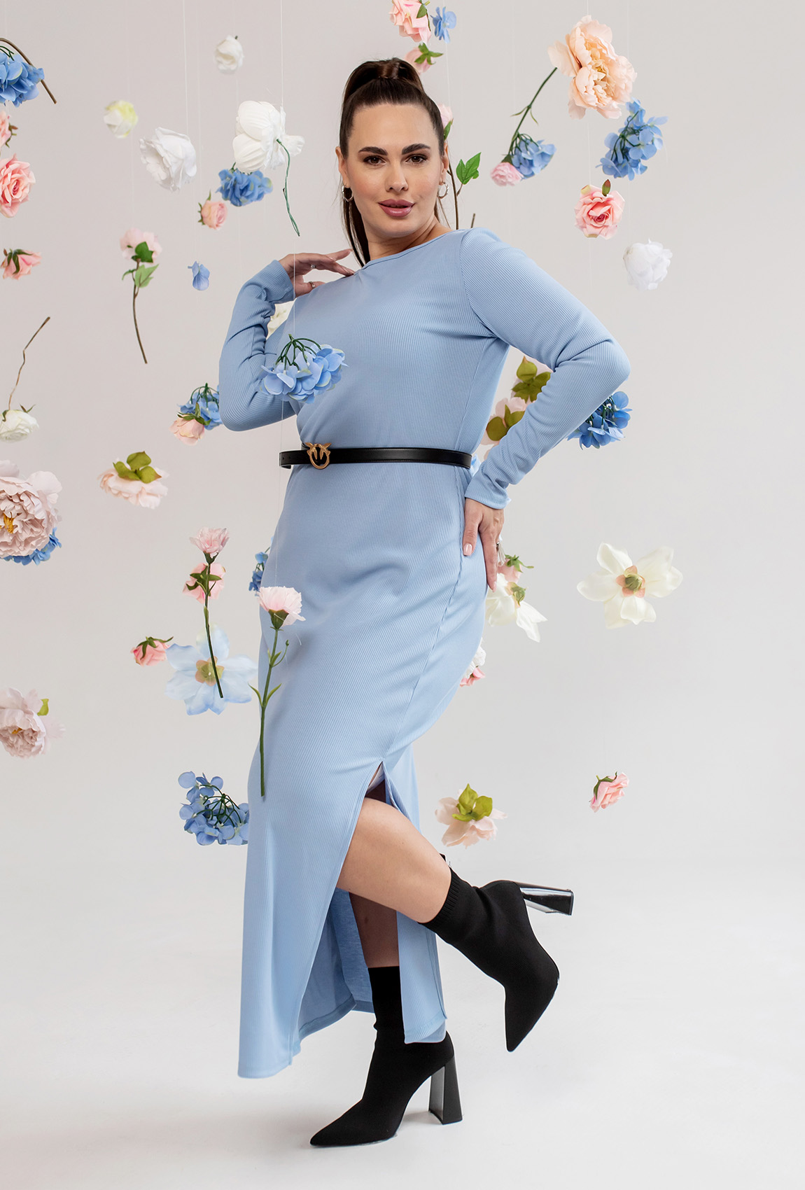 Голубое платье в рубчик с длинным рукавом —  508816. Maritel. Изображенние 1