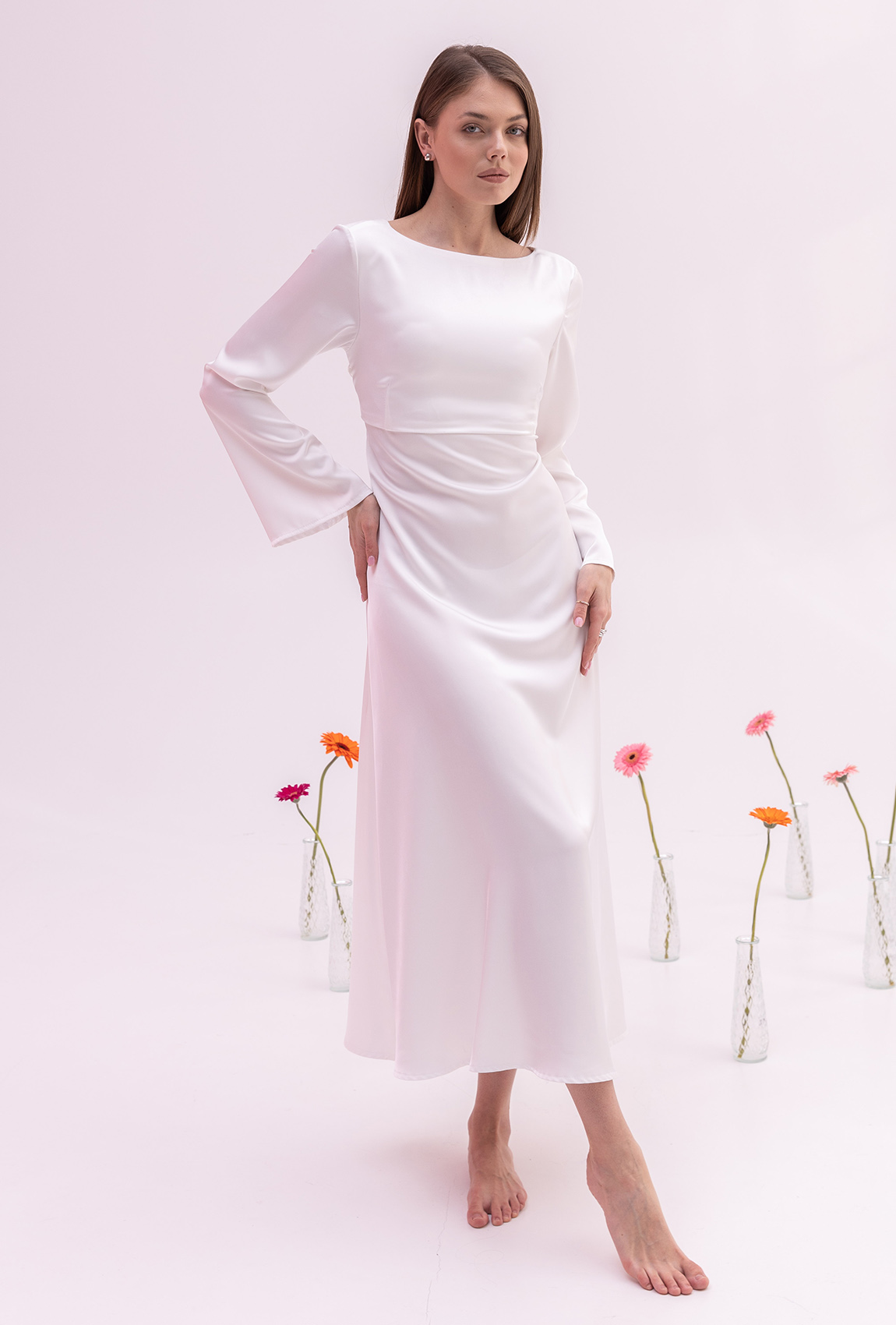 Молочна атласна сукня на зав'язках —  818718. Maritel