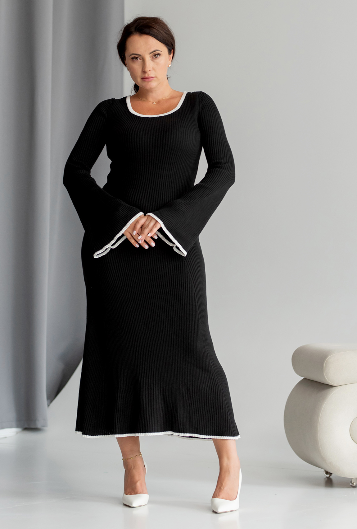 Чорна в'язана сукня міді —  837932. Maritel